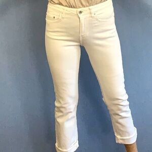 Bright white Trafaluc crop cotton jeans NEW condition thick and soft size 2